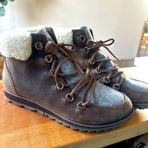 Sorel Women's Harlow Lace Cozy Boot